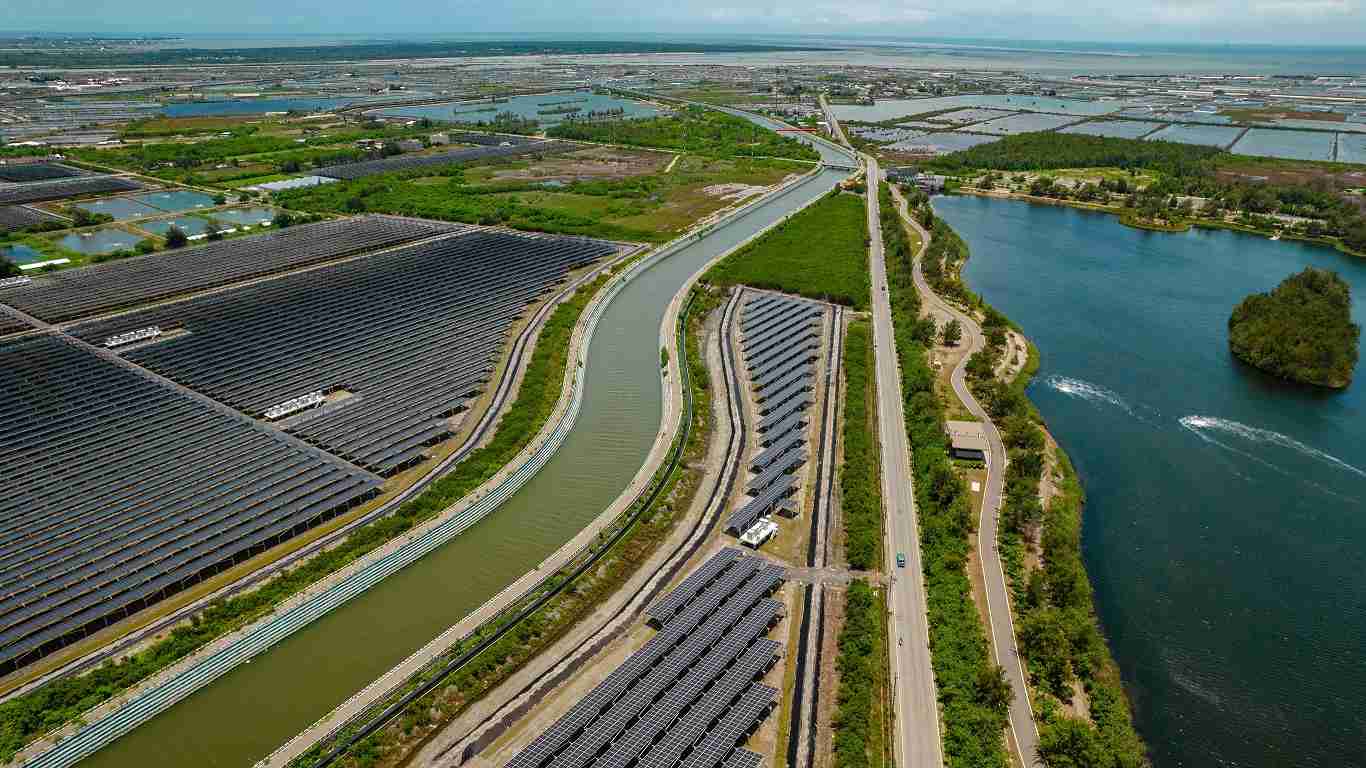 尊时凯龙能源事业提供智慧能源管理、、太阳能监控管理、、、全方位电厂建置及运维解决方案，，，，并拥有管理超过6000案场的经验